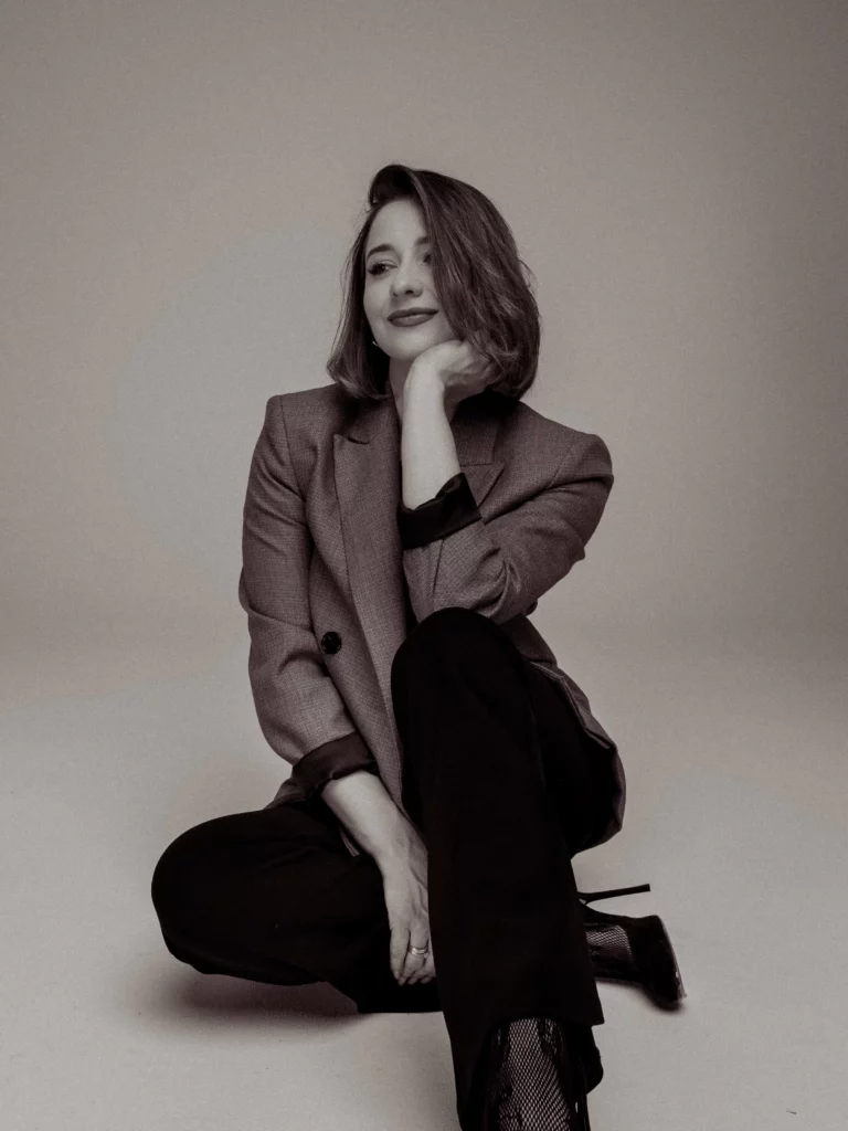Elegancki portret biznesowy w studio - zdjęcie 2 z realizacji portfolio Tatiany Mielczarek